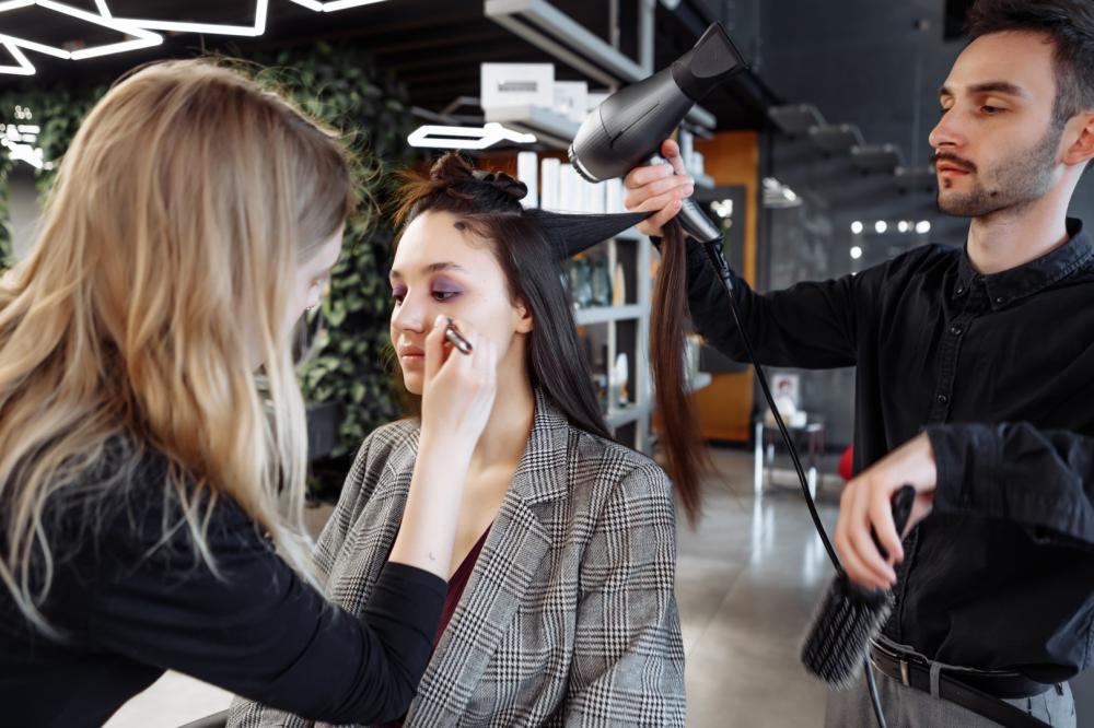 Coiffeur et maquilleuse